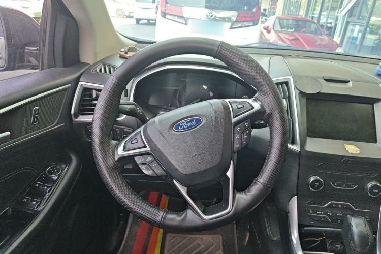 Used Ford Edge 2015 2.0T GTDi 4x4 High-Grade Model Steering Wheel