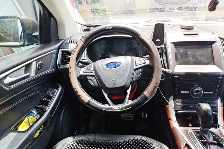 Used Ford Edge 2015 2.0T GTDi Four-Wheel Drive Prestige Model Steering Wheel