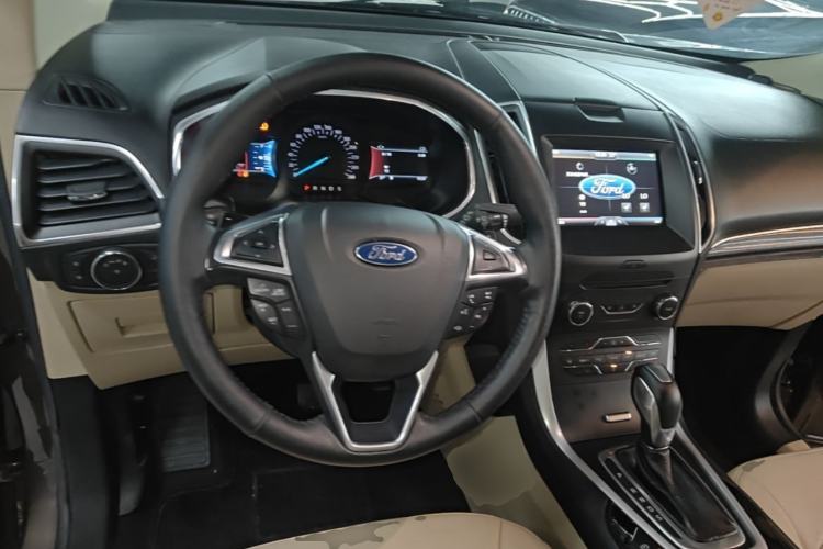 Used Ford Edge 2015 2.0T GTDi 4x4 High-Grade Model Steering Wheel