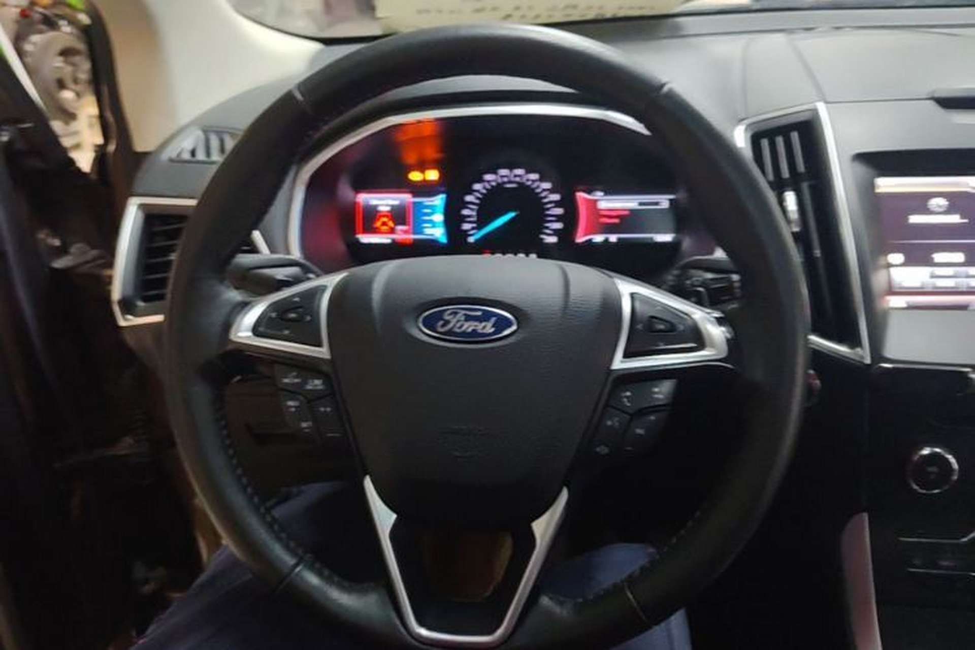 Used Ford Edge 2015 2.0T GTDi 4x4 High-Grade Model Steering Wheel