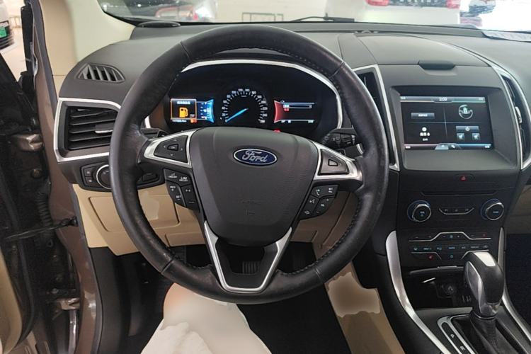 Used Ford Edge 2015 2.0T GTDi Two-Wheel-Drive High-Line Version Steering Wheel