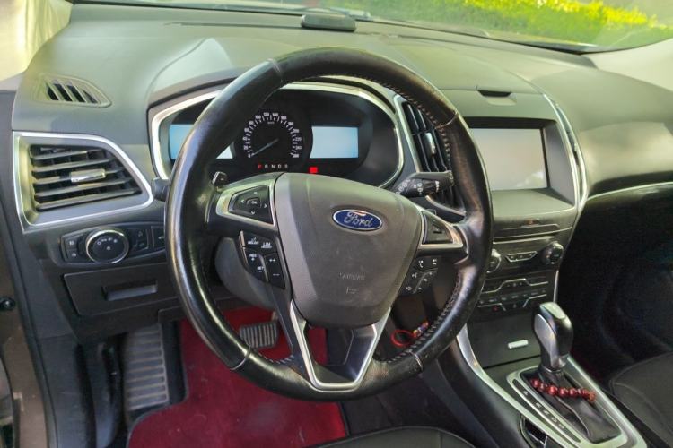 Used Ford Edge 2015 2.0T GTDi Two-Wheel-Drive High-Line Version Steering Wheel