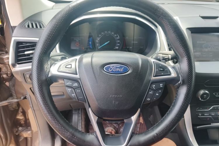 Used Ford Edge 2015 2.0T GTDi Two-Wheel-Drive High-Line Version Steering Wheel