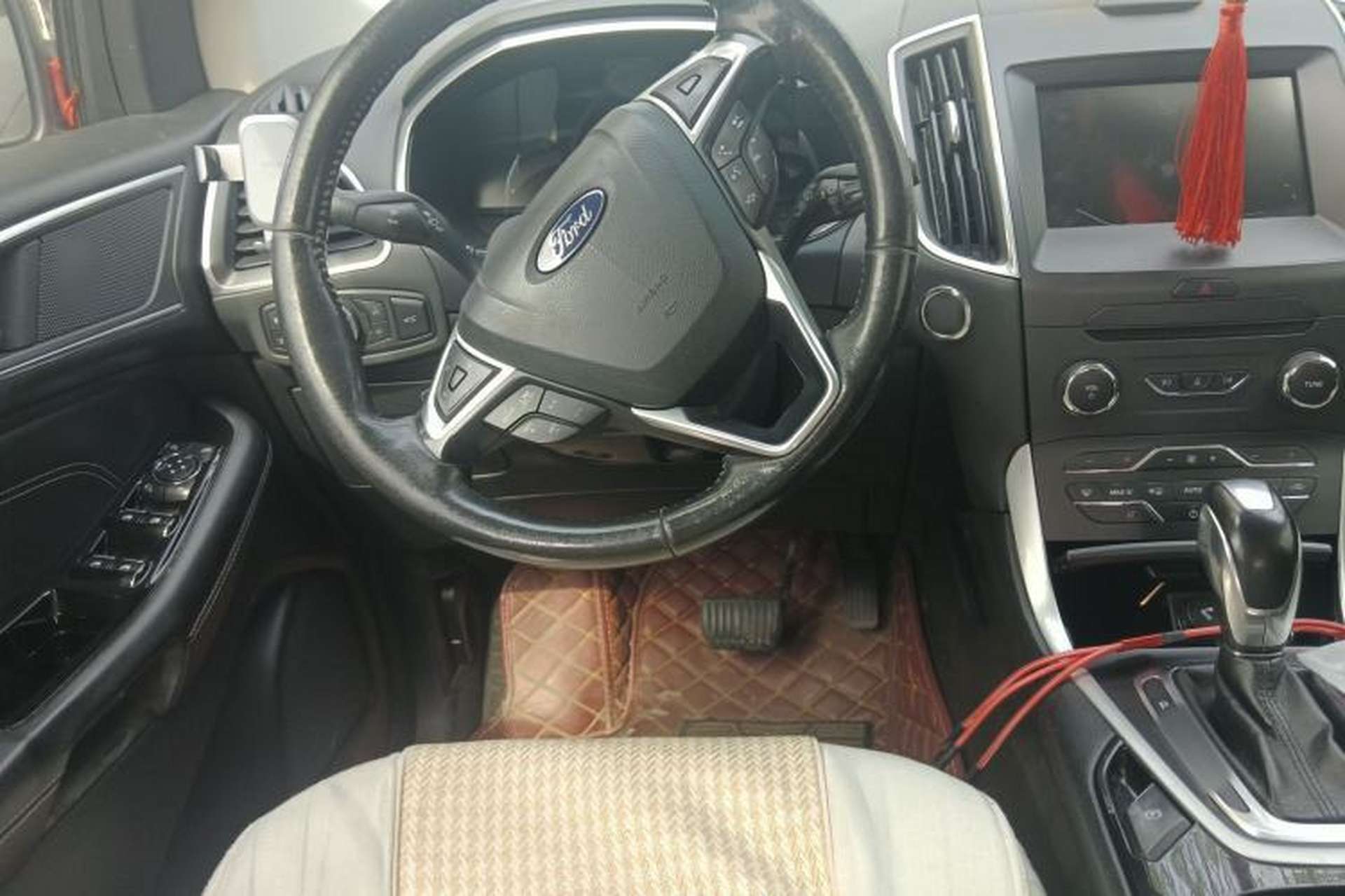 Used Ford Edge 2015 2.0T GTDi Two-Wheel-Drive High-Line Version Steering Wheel