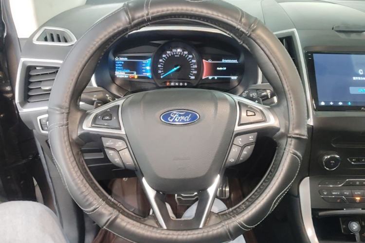 Used Ford Edge 2015 2.0T GTDi 4x4 High-Grade Model Steering Wheel