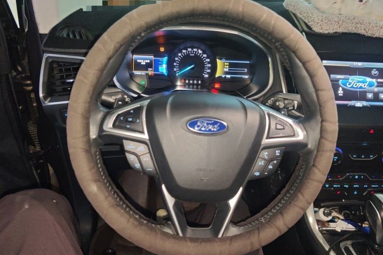Used Ford Edge 2015 2.0T GTDi 4x4 High-Grade Model Steering Wheel