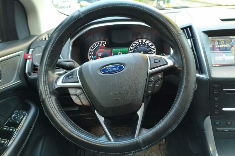 Used Ford Edge 2015 2.0T GTDi Four-Wheel Drive Prestige Model Steering Wheel