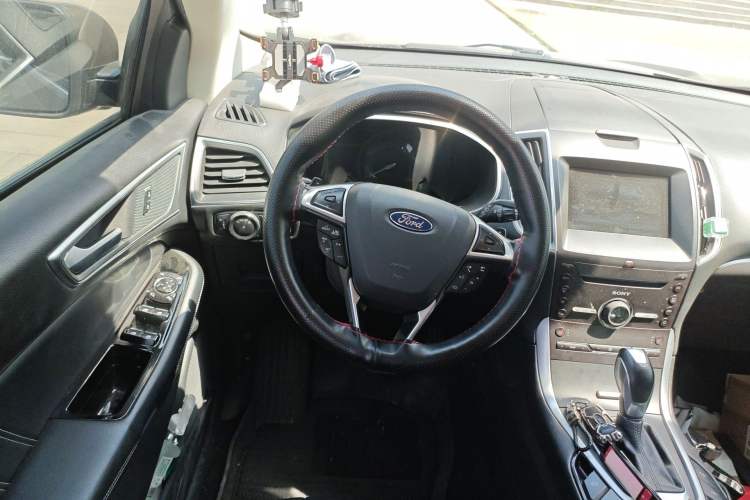 Used Ford Edge 2015 2.7T GTDi 4x4 Sporty 7-Seater Steering Wheel