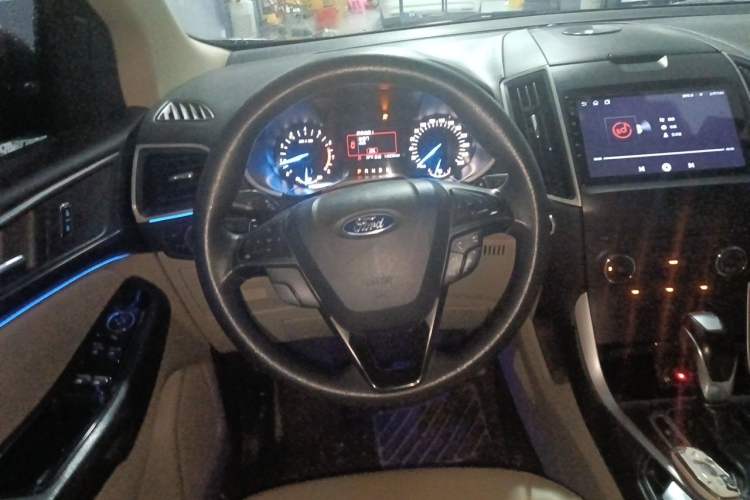 Used Ford Edge 2015 2.0T GTDi Two-Wheel-Drive Elite Edition Steering Wheel