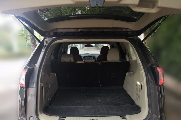 Used Ford Edge 2015 2.0T GTDi Two-Wheel-Drive Elite Edition Trunk
