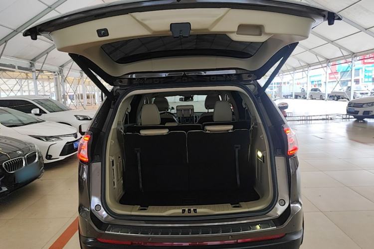 Used Ford Edge 2015 2.0T GTDi Two-Wheel-Drive High-Line Version Trunk