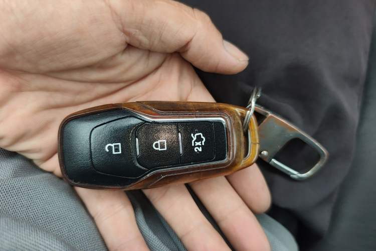 Used Ford Edge 2015 2.0T GTDi Two-Wheel-Drive High-Line Version Vehicle Key
