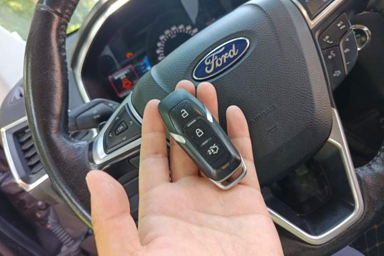 Used Ford Edge 2015 2.0T GTDi 4x4 High-Grade Model Vehicle Key