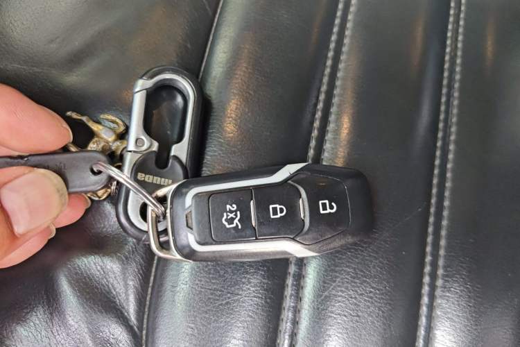 Used Ford Edge 2015 2.0T GTDi 4x4 High-Grade Model Vehicle Key