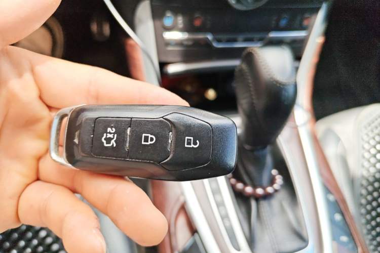 Used Ford Edge 2015 2.0T GTDi Four-Wheel Drive Prestige Model Vehicle Key