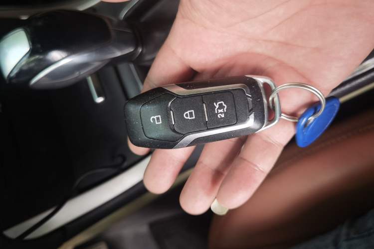 Used Ford Edge 2015 2.0T GTDi Two-Wheel-Drive Elite Edition Vehicle Key