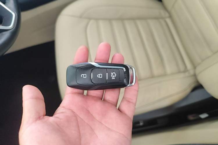 Used Ford Edge 2015 2.0T GTDi Two-Wheel-Drive High-Line Version Vehicle Key