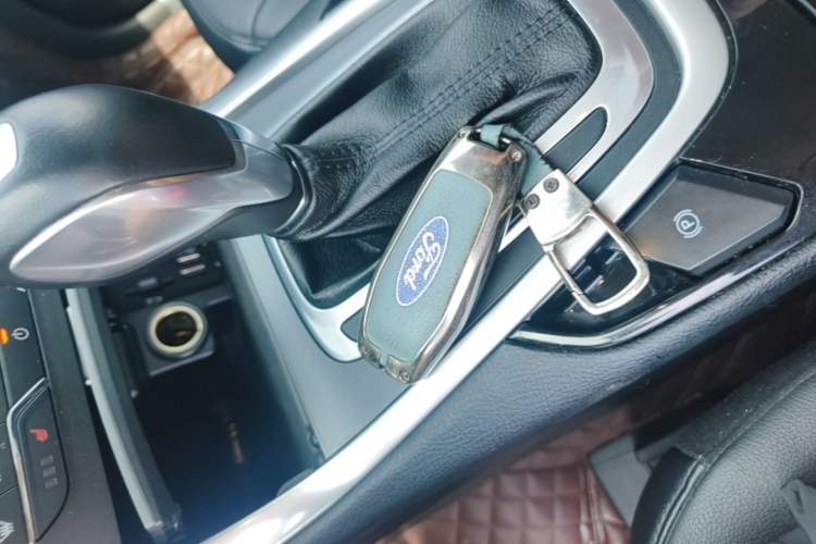 Used Ford Edge 2015 2.0T GTDi Two-Wheel-Drive High-Line Version Vehicle Key