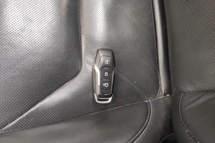 Used Ford Edge 2015 2.0T GTDi Four-Wheel Drive Prestige Model Vehicle Key