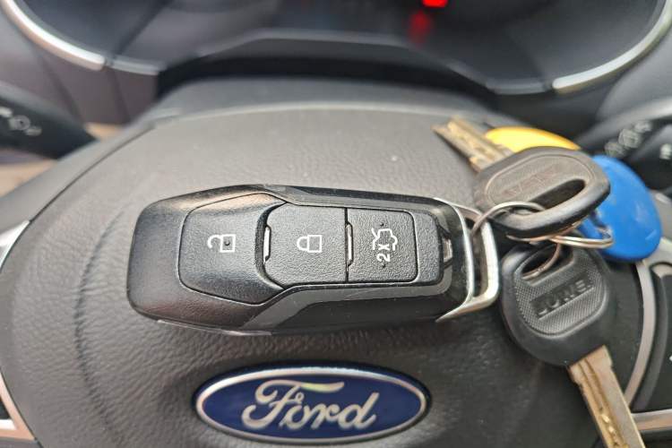 Used Ford Edge 2015 2.0T GTDi Two-Wheel-Drive High-Line Version Vehicle Key
