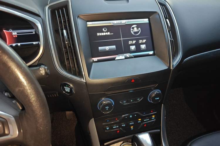 Used Ford Edge 2015 2.0T GTDi Two-Wheel-Drive High-Line Version Audio And AC Panel