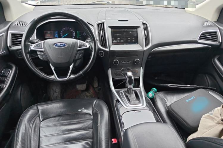 Used Ford Edge 2015 2.0T GTDi 4x4 High-Grade Model Center Console