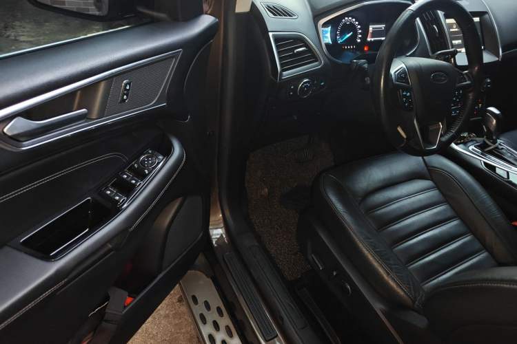 Used Ford Edge 2015 2.0T GTDi Two-Wheel-Drive High-Line Version Driver Seat