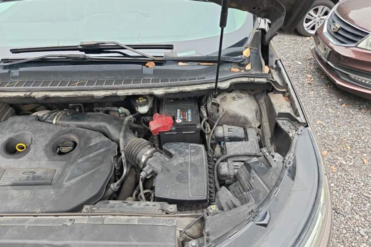 Used Ford Edge 2015 2.0T GTDi 4x4 High-Grade Model Engine Bay Left