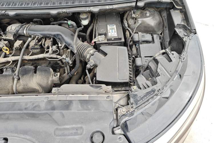 Used Ford Edge 2015 2.0T GTDi Four-Wheel Drive Prestige Model Engine Bay Left