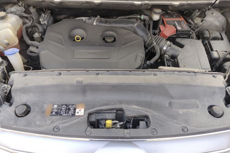 Used Ford Edge 2015 2.0T GTDi Two-Wheel-Drive High-Line Version Engine Bay