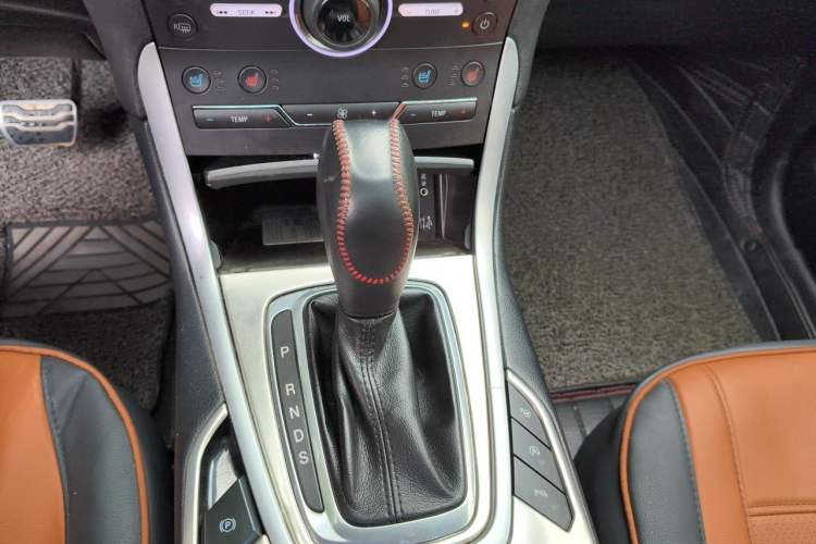 Used Ford Edge 2015 2.0T GTDi Four-Wheel Drive Prestige Model Gear Lever