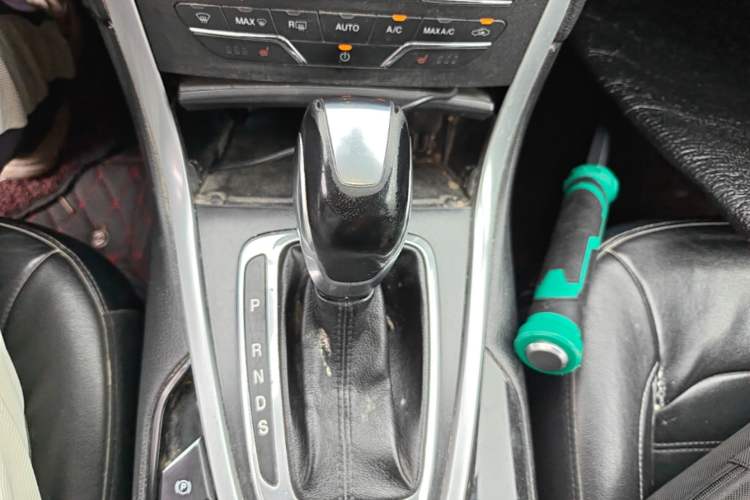 Used Ford Edge 2015 2.0T GTDi 4x4 High-Grade Model Gear Lever
