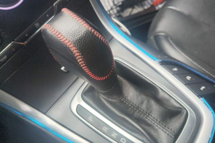 Used Ford Edge 2015 2.0T GTDi Four-Wheel Drive Prestige Model Gear Lever
