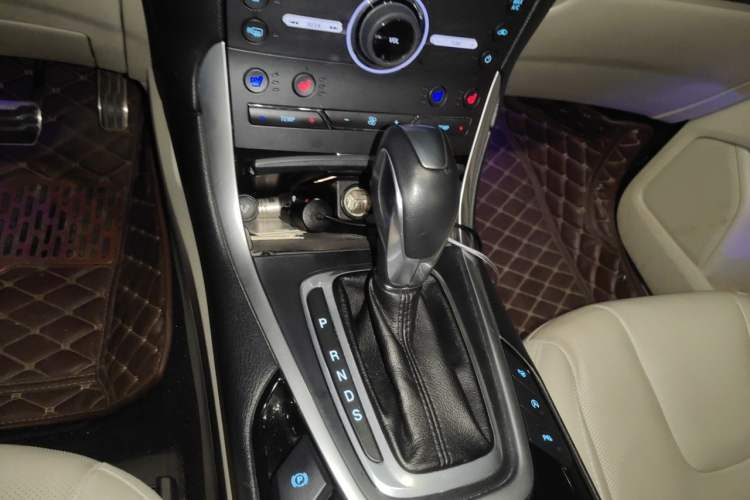 Used Ford Edge 2015 2.0T GTDi Four-Wheel Drive Prestige Model Gear Lever