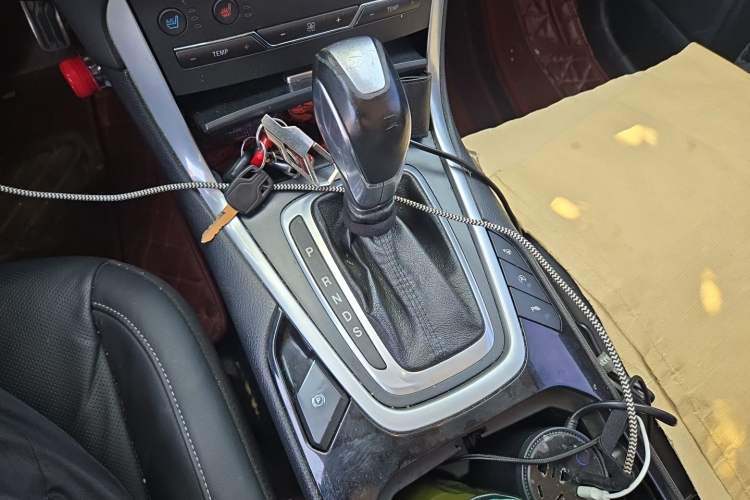 Used Ford Edge 2015 2.0T GTDi Four-Wheel Drive Prestige Model Gear Lever
