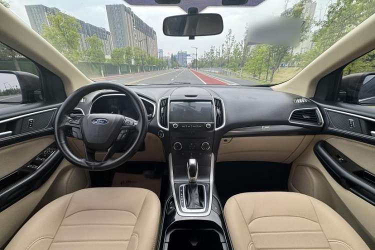 Used Ford Edge 2015 2.0T GTDi Two-Wheel-Drive Elite Edition Interior 1