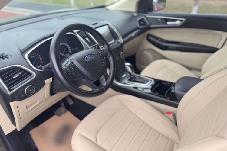 Used Ford Edge 2015 2.0T GTDi Two-Wheel-Drive Elite Edition Interior 2