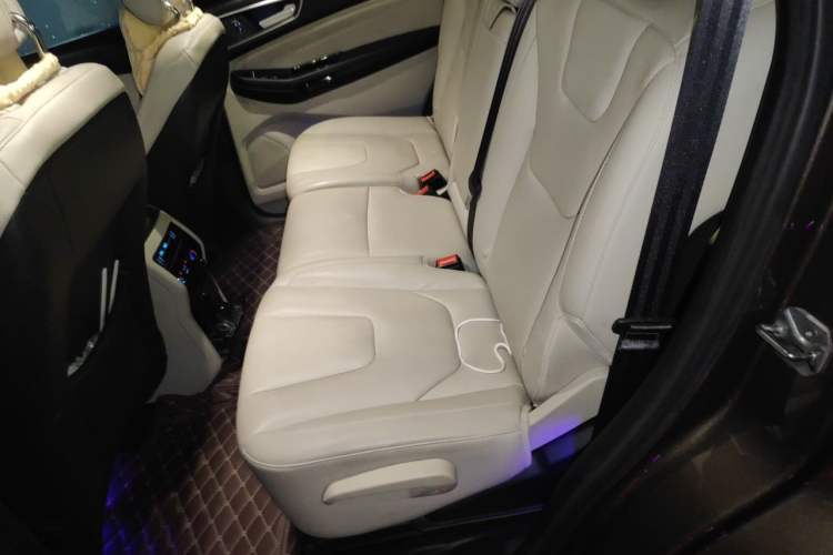 Used Ford Edge 2015 2.0T GTDi Four-Wheel Drive Prestige Model Left Rear Seat