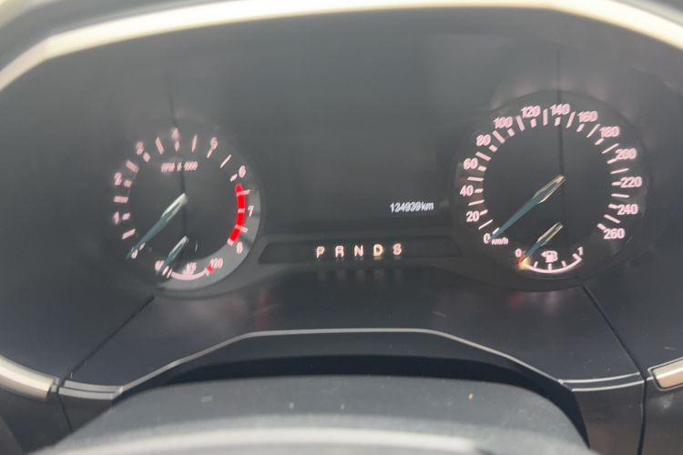 Used Ford Edge 2015 2.0T GTDi Two-Wheel-Drive Elite Edition Odometer Close Up