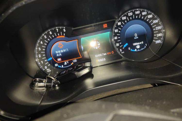 Used Ford Edge 2015 2.0T GTDi Four-Wheel Drive Prestige Model Odometer Close Up