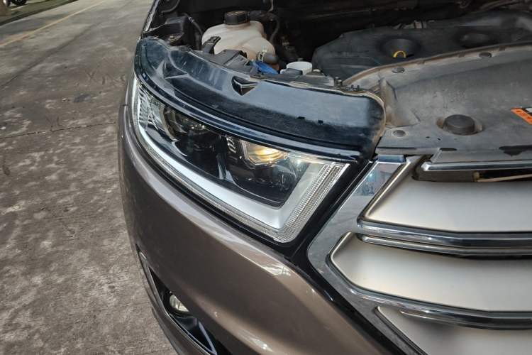 Used Ford Edge 2015 2.0T GTDi Two-Wheel-Drive High-Line Version Right Front Headlight