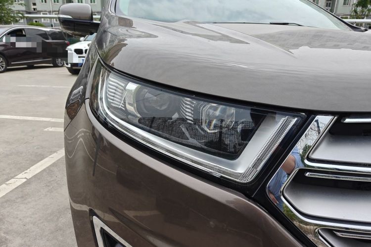Used Ford Edge 2015 2.0T GTDi Four-Wheel Drive Prestige Model Right Front Headlight