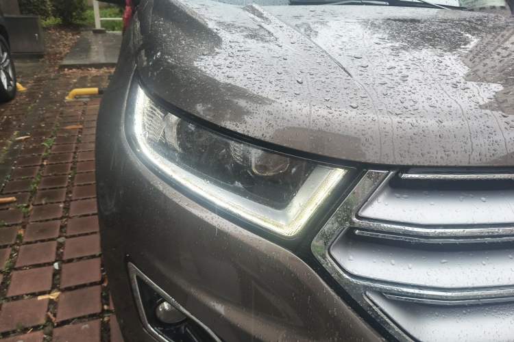 Used Ford Edge 2015 2.0T GTDi Four-Wheel Drive Prestige Model Right Front Headlight