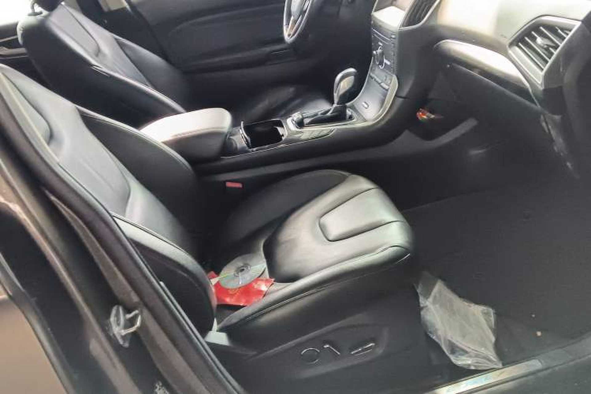 Used Ford Edge 2015 2.0T GTDi Four-Wheel Drive Prestige Model Right Front Seat