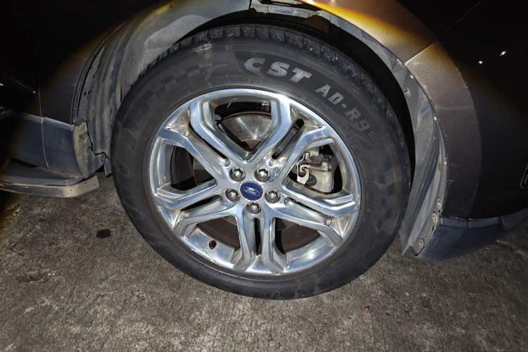 Used Ford Edge 2015 2.0T GTDi Two-Wheel-Drive High-Line Version Right Front Wheel Hub