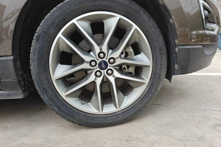 Used Ford Edge 2015 2.0T GTDi Four-Wheel Drive Prestige Model Right Front Wheel Hub