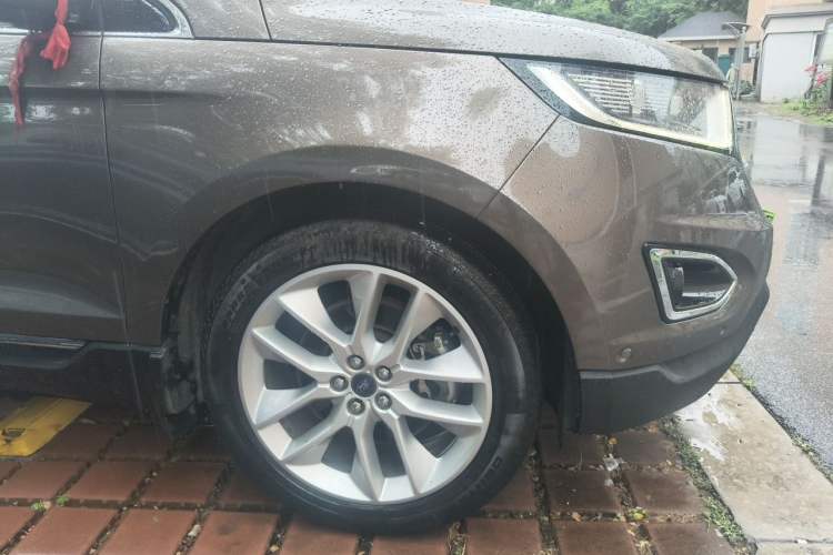 Used Ford Edge 2015 2.0T GTDi Four-Wheel Drive Prestige Model Right Front Wheel Hub