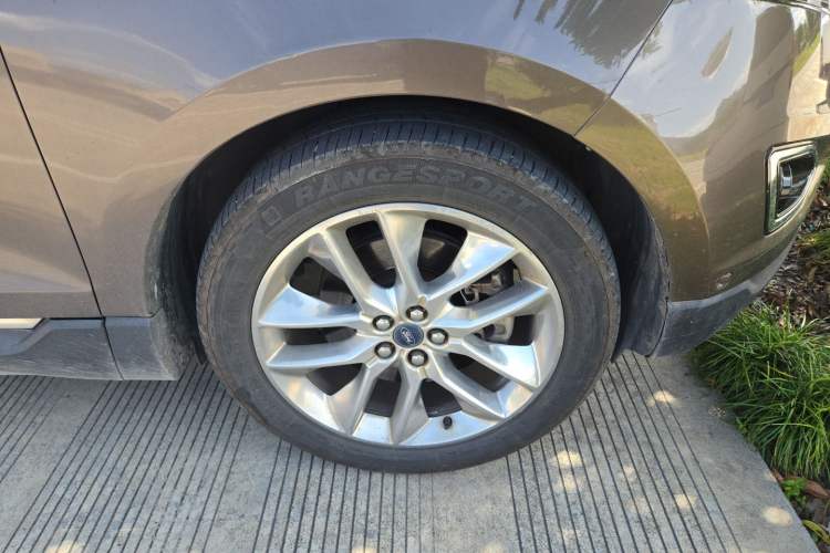 Used Ford Edge 2015 2.0T GTDi Four-Wheel Drive Prestige Model Right Front Wheel Hub