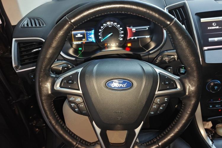 Used Ford Edge 2015 2.0T GTDi Two-Wheel-Drive High-Line Version Steering Wheel