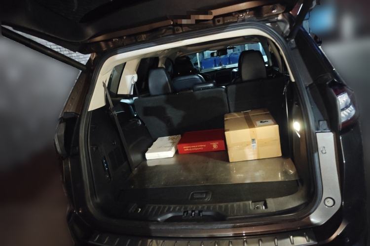Used Ford Edge 2015 2.0T GTDi Two-Wheel-Drive High-Line Version Trunk